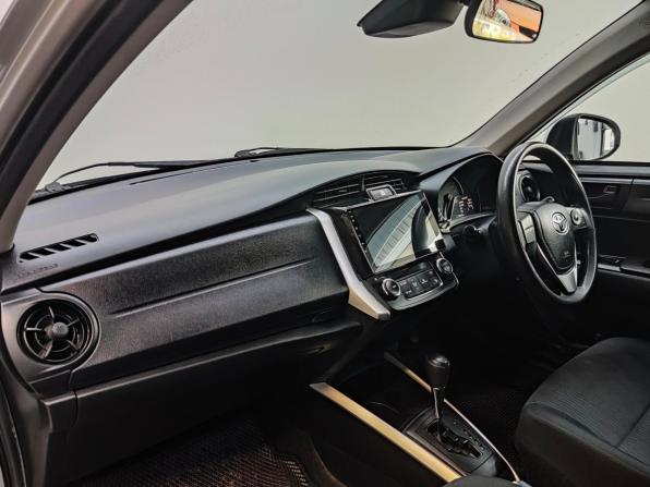 Toyota Corolla XI (E160 E170) Рестайлинг 2 с пробегом 2018 года, цена 1 390 000 рублей, 85579 км, универсал, Автокод Объявления