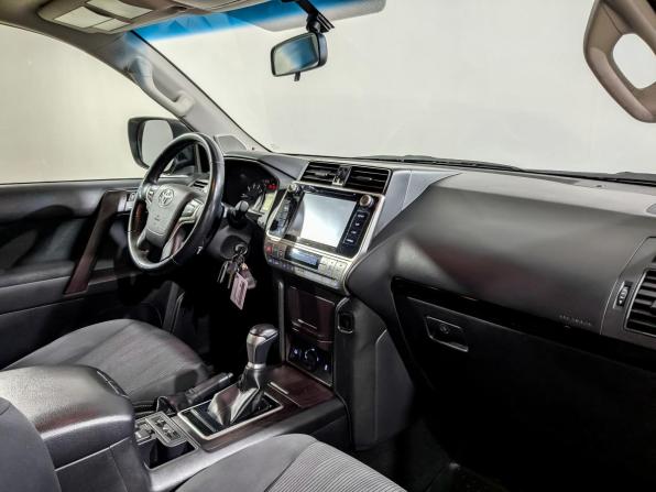 Toyota Land Cruiser Prado 150 Series Рестайлинг 2 с пробегом 2019 года, цена 4 840 000 рублей, 97944 км, внедорожник, Автокод Объявления
