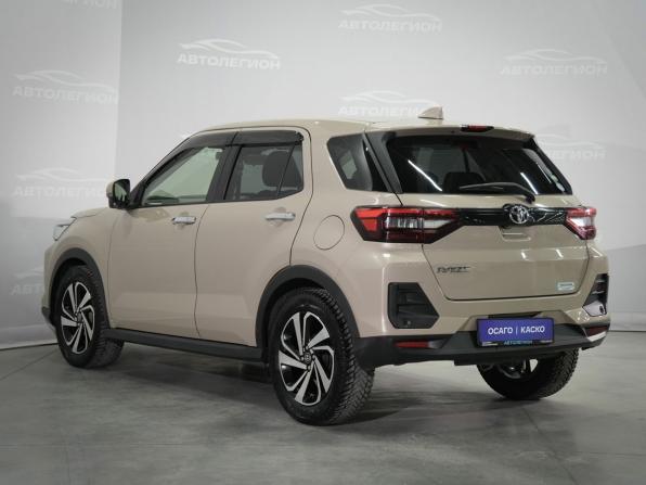 Toyota Raize I с пробегом 2020 года, цена 1 930 000 рублей, 38800 км, внедорожник, Автокод Объявления