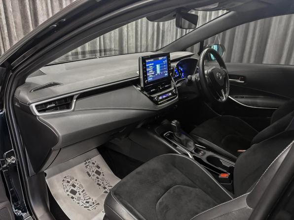 Toyota Corolla XII (E210) с пробегом 2020 года, цена 1 699 000 рублей, 27000 км, хэтчбек, Автокод Объявления