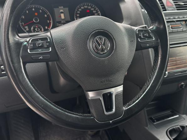 Volkswagen Touran I Рестайлинг 2 с пробегом 2010 года, цена 999 000 рублей, 236516 км, компактвэн, Автокод Объявления