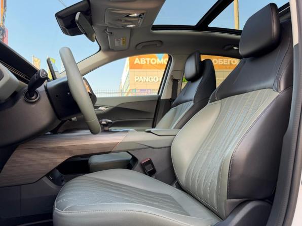 Changan Lamore с пробегом 2023 года, цена 2 150 000 рублей, 25700 км, седан, Автокод Объявления