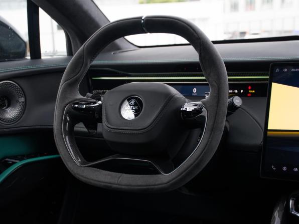 Lotus Eletre с пробегом 2023 года, цена 11 549 000 рублей, 2852 км, внедорожник, Автокод Объявления