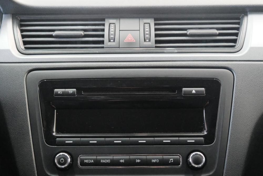 Skoda Rapid I Омск  - изображение 15