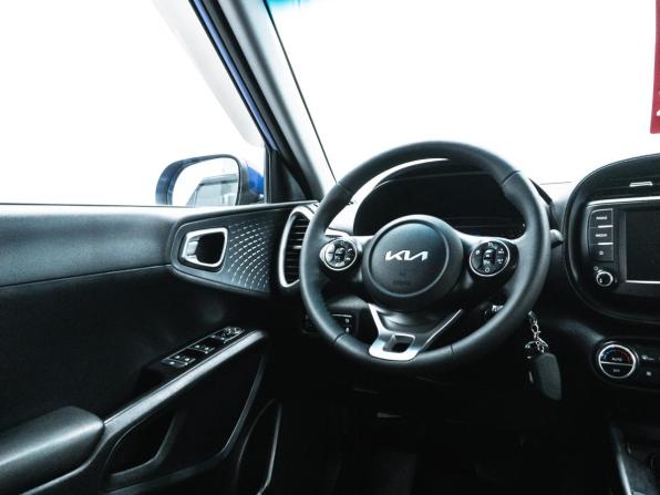 Kia Soul III Рестайлинг с пробегом 2022 года, цена 1 799 000 рублей, 99356 км, хэтчбек, Автокод Объявления
