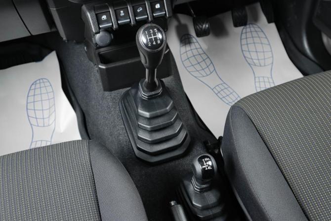 Suzuki Jimny IV с пробегом 2021 года, цена 1 849 000 рублей, 55000 км, внедорожник, Автокод Объявления