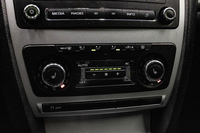 Skoda Octavia II (A5) Рестайлинг с пробегом 2013 года, цена 939 000 рублей, 272360 км, лифтбек, Автокод Объявления