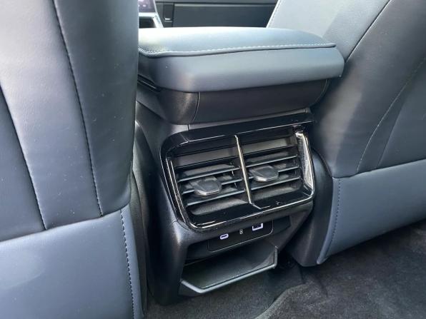 Geely Atlas II с пробегом 2024 года, цена 2 469 000 рублей, 54420 км, внедорожник, Автокод Объявления