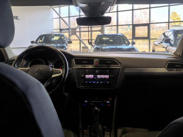 Volkswagen Tiguan II Рестайлинг с пробегом 2021 года, цена 2 199 000 рублей, 118032 км, внедорожник, Автокод Объявления