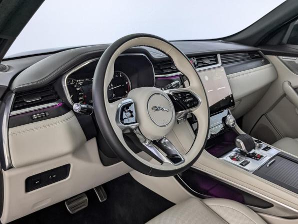 Jaguar F-Pace I Рестайлинг с пробегом 2022 года, цена 5 500 000 рублей, 43762 км, внедорожник, Автокод Объявления
