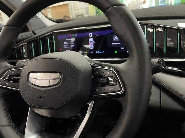 Geely Atlas II с пробегом 2024 года, цена 3 000 000 рублей, 30670 км, внедорожник, Автокод Объявления