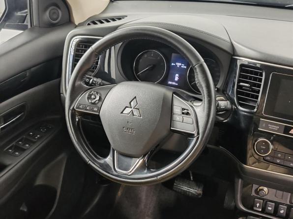 Mitsubishi Outlander III Рестайлинг 3 с пробегом 2019 года, цена 1 599 000 рублей, 258083 км, внедорожник, Автокод Объявления