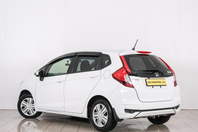 Honda Fit III Рестайлинг с пробегом 2019 года, цена 1 359 000 рублей, 56000 км, хэтчбек, Автокод Объявления