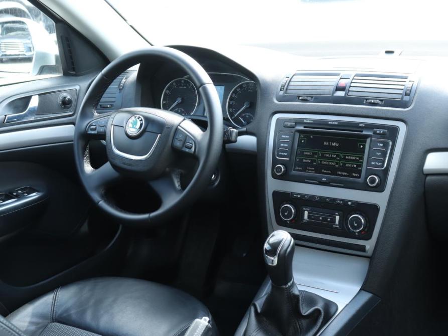 Skoda Octavia II (A5) Рестайлинг Москва  - изображение 12