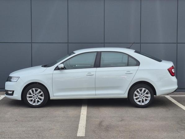 Skoda Rapid I Рестайлинг с пробегом 2019 года, цена 1 320 000 рублей, 95000 км, лифтбек, Автокод Объявления