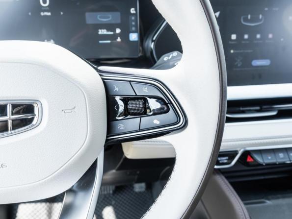 Geely Monjaro I с пробегом 2023 года, цена 3 166 800 рублей, 28558 км, внедорожник, Автокод Объявления