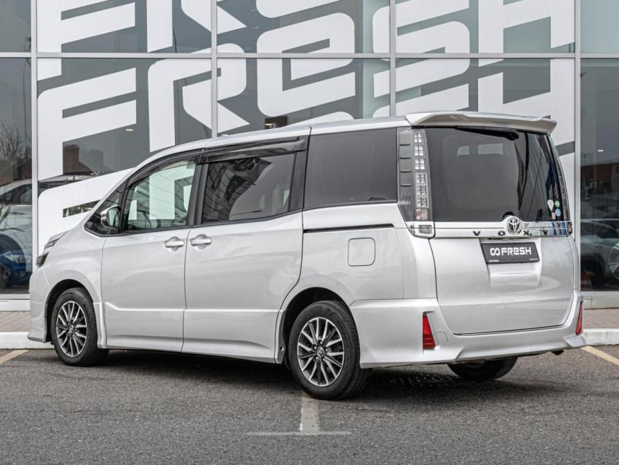 Toyota Voxy III (R80) Краснодар  - изображение 2