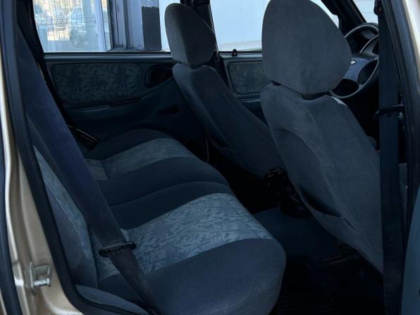 Chevrolet Niva I с пробегом 2004 года, цена 380 000 рублей, 207594 км, внедорожник, Автокод Объявления