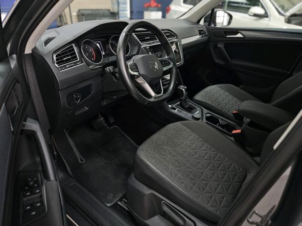 Volkswagen Tiguan II Рестайлинг с пробегом 2021 года, цена 3 520 000 рублей, 51392 км, внедорожник, Автокод Объявления