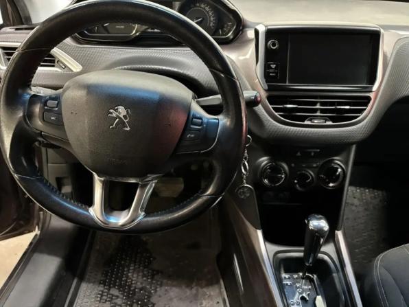 Peugeot 2008 I с пробегом 2014 года, цена 799 000 рублей, 109840 км, внедорожник, Автокод Объявления