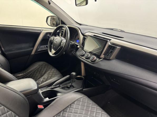 Toyota RAV4 IV (XA40) с пробегом 2015 года, цена 1 899 000 рублей, 166422 км, внедорожник, Автокод Объявления