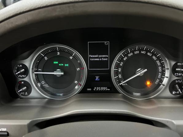 Toyota Land Cruiser 200 Series Рестайлинг 2 с пробегом 2016 года, цена 4 800 000 рублей, 235278 км, внедорожник, Автокод Объявления