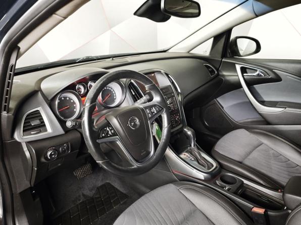 Opel Astra J Рестайлинг с пробегом 2013 года, цена 691 000 рублей, 213691 км, седан, Автокод Объявления