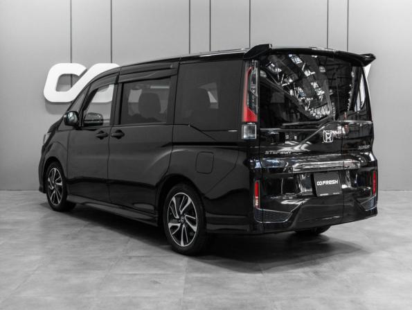 Honda Stepwgn V Рестайлинг с пробегом 2018 года, цена 2 100 000 рублей, 133691 км, минивэн, Автокод Объявления