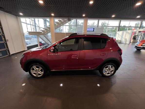 Renault Sandero II с пробегом 2017 года, цена 1 300 000 рублей, 58055 км, хэтчбек, Автокод Объявления