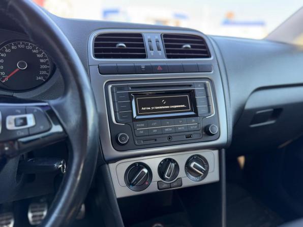 Volkswagen Polo V Рестайлинг с пробегом 2016 года, цена 920 000 рублей, 66900 км, седан, Автокод Объявления