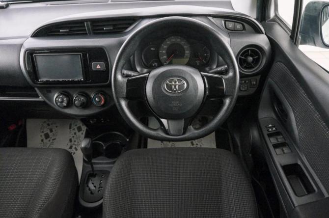 Toyota Vitz III (XP130) Рестайлинг 2 с пробегом 2017 года, цена 899 000 рублей, 85000 км, хэтчбек, Автокод Объявления