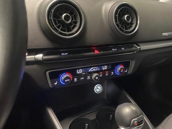 Audi A3 III (8V) Рестайлинг с пробегом 2018 года, цена 1 959 000 рублей, 92416 км, седан, Автокод Объявления