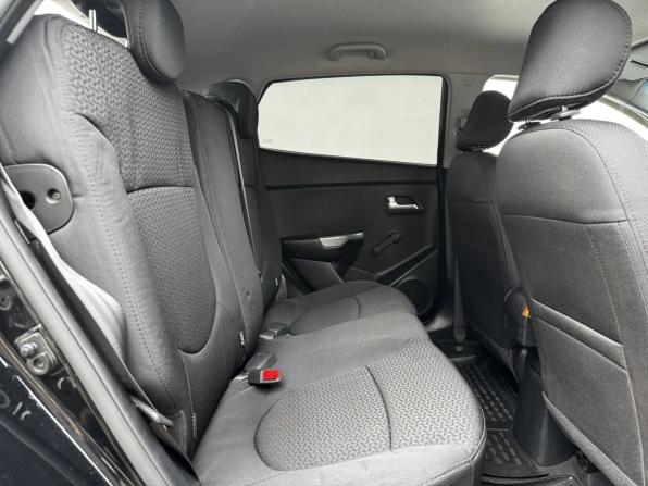 Kia Rio III Рестайлинг с пробегом 2016 года, цена 995 000 рублей, 83630 км, хэтчбек, Автокод Объявления