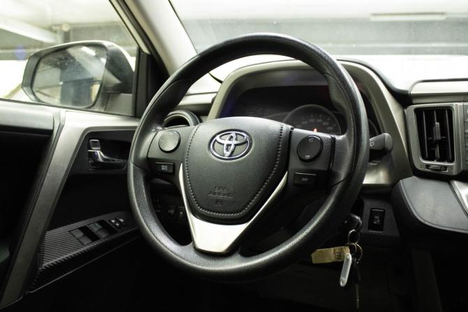 Toyota RAV4 IV (XA40) с пробегом 2015 года, цена 2 279 000 рублей, 80532 км, внедорожник, Автокод Объявления