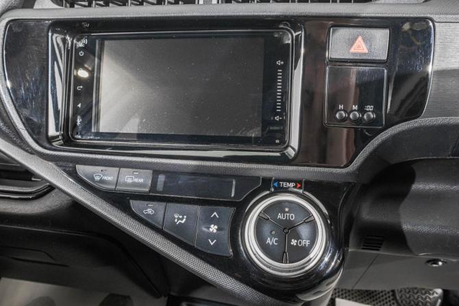 Toyota Aqua I Рестайлинг с пробегом 2016 года, цена 1 099 000 рублей, 232000 км, хэтчбек, Автокод Объявления
