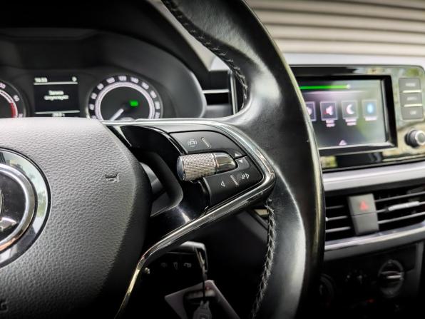 Skoda Rapid II с пробегом 2021 года, цена 1 195 000 рублей, 181183 км, лифтбек, Автокод Объявления