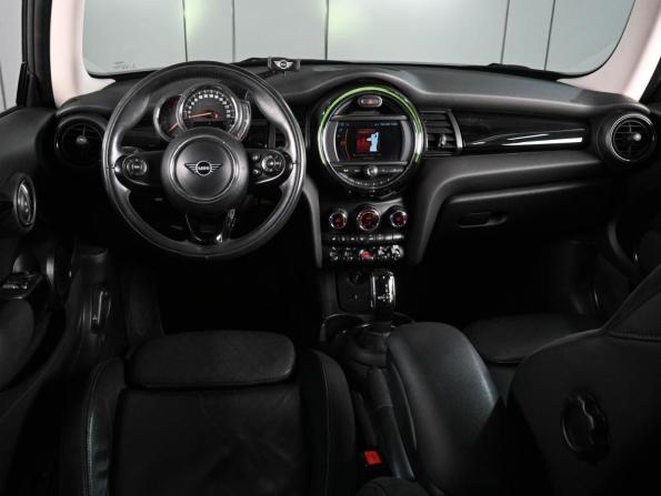 Mini Hatch III (F55/F56) Рестайлинг с пробегом 2019 года, цена 1 999 000 рублей, 109065 км, хэтчбек, Автокод Объявления