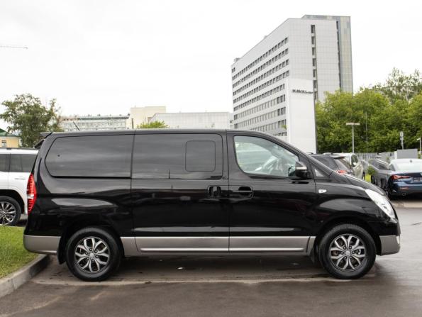 Hyundai Grand Starex I Рестайлинг с пробегом 2017 года, цена 2 468 000 рублей, 267928 км, минивэн, Автокод Объявления
