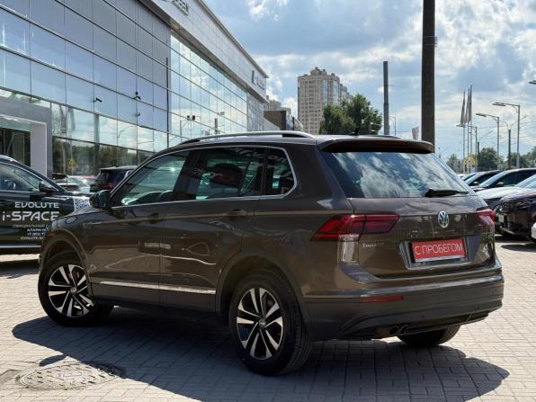 Volkswagen Tiguan II с пробегом 2019 года, цена 2 399 000 рублей, 198000 км, внедорожник, Автокод Объявления
