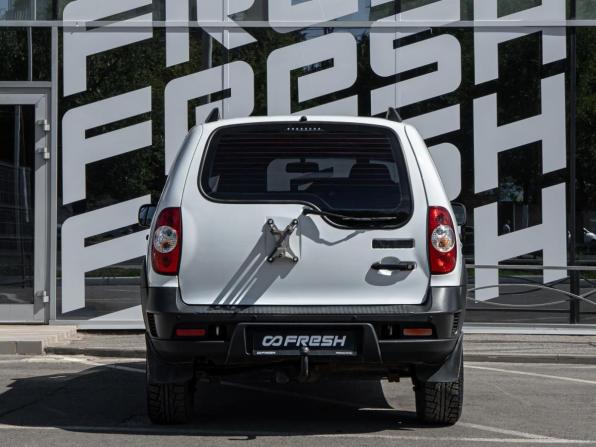 Chevrolet Niva I Рестайлинг с пробегом 2018 года, цена 800 000 рублей, 131384 км, внедорожник, Автокод Объявления
