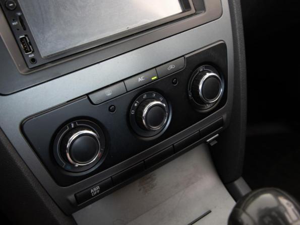 Skoda Octavia II (A5) Рестайлинг с пробегом 2011 года, цена 699 000 рублей, 212020 км, лифтбек, Автокод Объявления