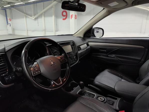 Mitsubishi Outlander III Рестайлинг 2 с пробегом 2015 года, цена 1 550 000 рублей, 188210 км, внедорожник, Автокод Объявления