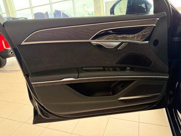 Audi A8 IV (D5) Рестайлинг с пробегом 2022 года, цена 7 985 900 рублей, 17694 км, седан, Автокод Объявления
