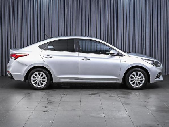 Hyundai Solaris II с пробегом 2018 года, цена 1 622 000 рублей, 105068 км, седан, Автокод Объявления