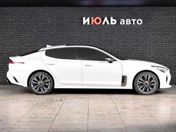 Kia Stinger I с пробегом 2018 года, цена 2 580 000 рублей, 139576 км, лифтбек, Автокод Объявления