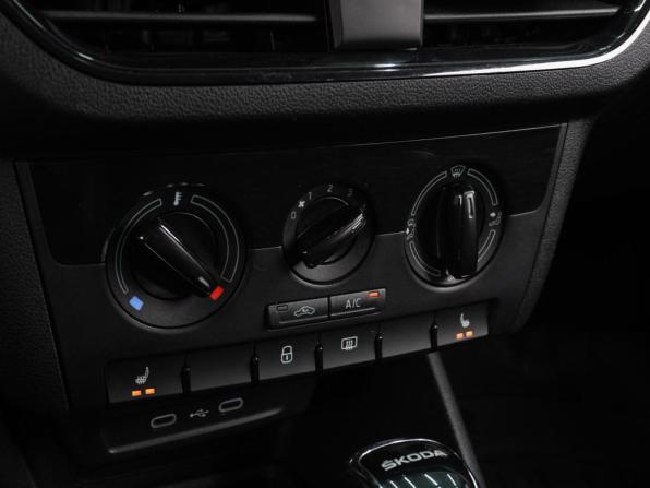 Skoda Rapid II с пробегом 2022 года, цена 1 633 000 рублей, 89789 км, лифтбек, Автокод Объявления