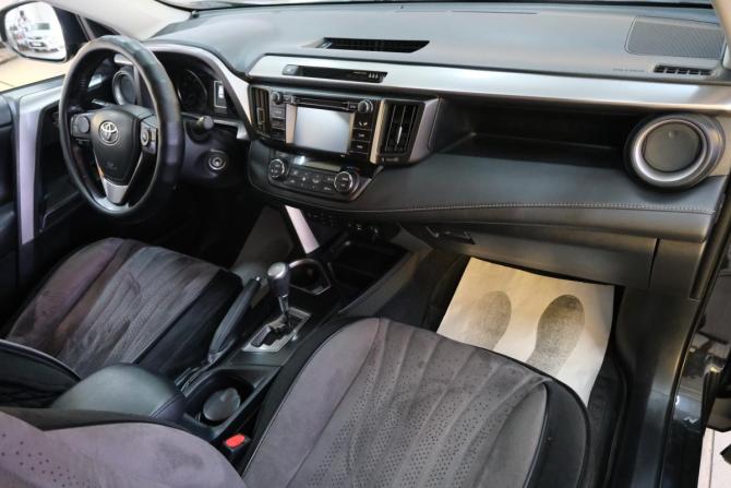 Toyota RAV4 IV (XA40) Рестайлинг с пробегом 2016 года, цена 2 599 000 рублей, 185493 км, внедорожник, Автокод Объявления