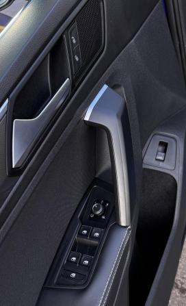 Volkswagen Tiguan II с пробегом 2018 года, цена 2 390 000 рублей, 95000 км, внедорожник, Автокод Объявления