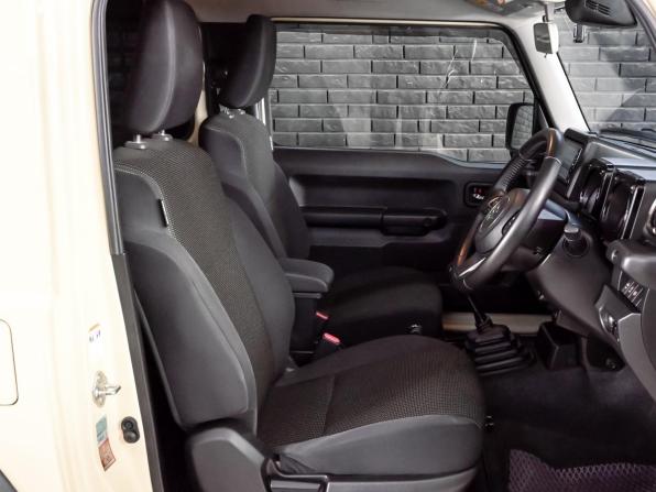 Suzuki Jimny IV с пробегом 2021 года, цена 2 300 000 рублей, 56933 км, внедорожник, Автокод Объявления
