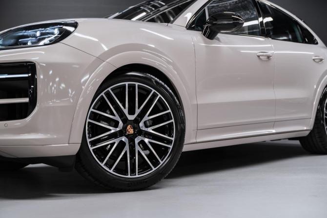 Новый Porsche Cayenne III Рестайлинг 2026 года, цена 18 900 000 рублей, внедорожник, Автокод Объявления